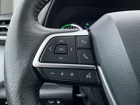 Used 2025 Toyota Sienna XLE image 21