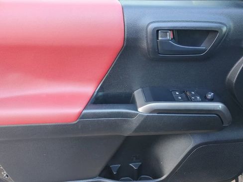 Used 2022 Toyota Tacoma SR5 image 17