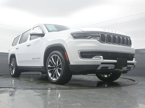 Used 2022 Jeep Wagoneer Series III w/ Premium Group I image 51