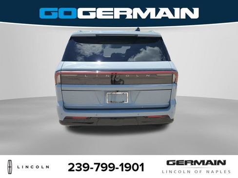 New 2026 Lincoln Navigator L Reserve AWD/4WD image 9