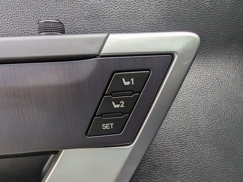 Used 2023 Toyota Tundra Platinum AWD/4WD image 17
