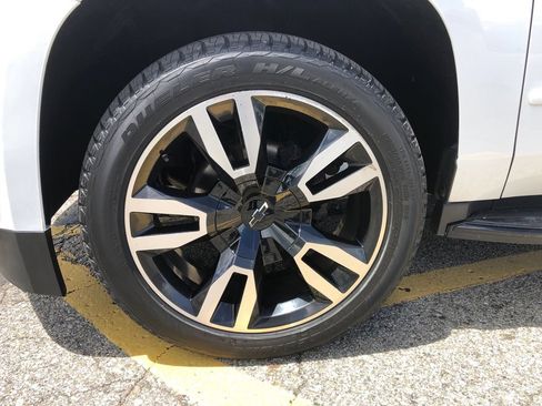 Used 2020 Chevrolet Tahoe LT w/ RST Edition AWD/4WD image 18
