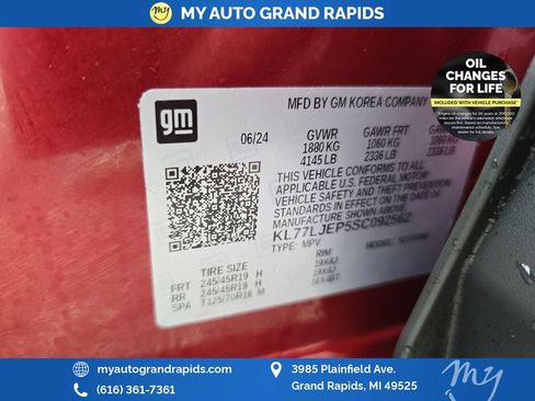 Used 2025 Chevrolet Trax RS FWD image 35