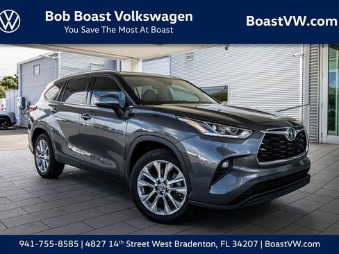 Used 2023 Toyota Highlander Limited image 1
