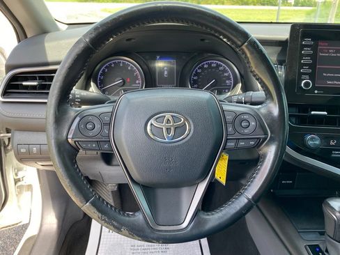 Used 2021 Toyota Camry SE FWD image 15