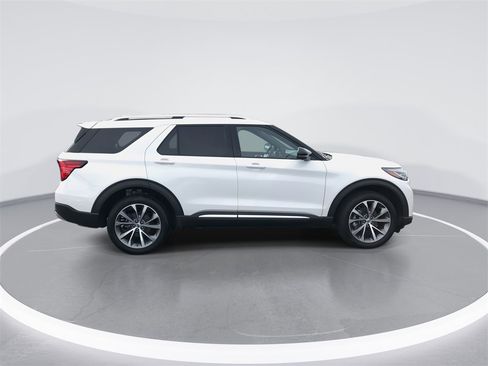 Used 2025 Ford Explorer Platinum w/ Ultimate Package image 9