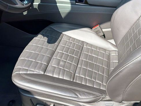 Certified 2023 Cadillac Escalade Sport Platinum w/ LPO, ONYX Package image 18