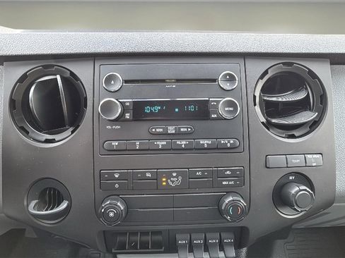 Used 2014 Ford F450 XL w/ Power Equipment Group image 6