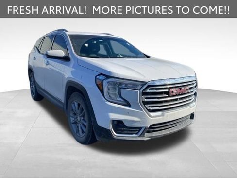 Used 2022 GMC Terrain SLT w/ Tech Package image 3