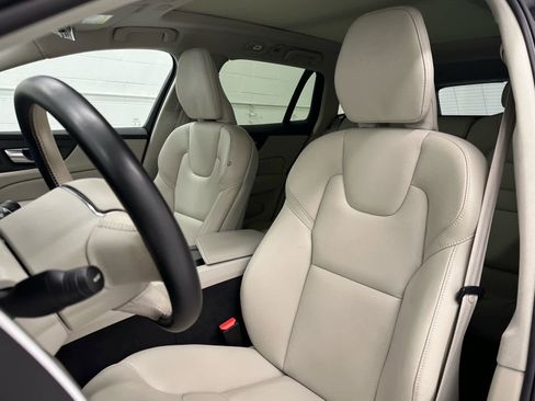 Used 2023 Volvo V60 B5 Cross Country Plus w/ Climate Package image 13