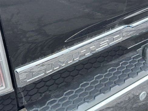 Used 2017 RAM 1500 Limited image 11