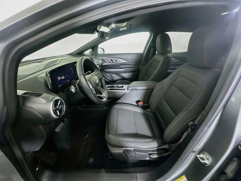 Used 2025 Chevrolet Equinox EV LT FWD image 13