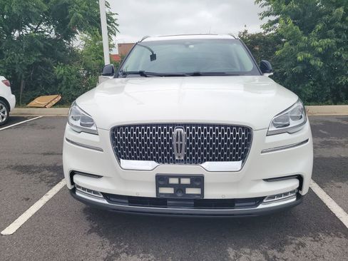 Used 2020 Lincoln Aviator Reserve w/ Equipment Group 202A AWD/4WD image 2