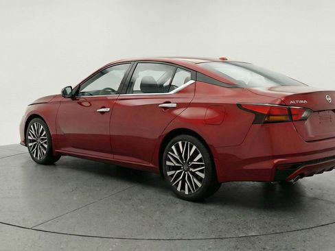 Used 2025 Nissan Altima 2.5 SV image 6