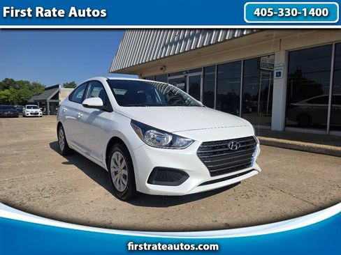 Used 2021 Hyundai Accent SE FWD image 1