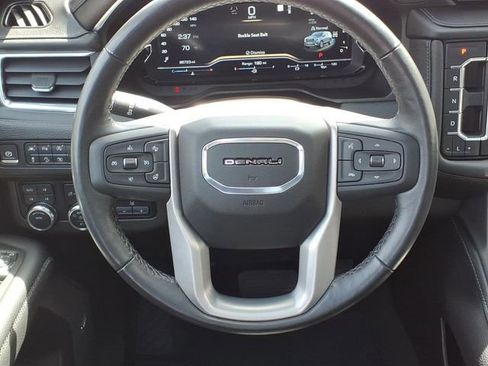 Used 2022 GMC Yukon Denali w/ Denali Premium Package AWD/4WD image 14