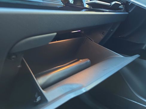 Used 2023 Kia Niro EX image 23