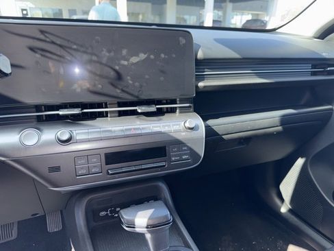 Used 2025 Hyundai Kona SEL image 10