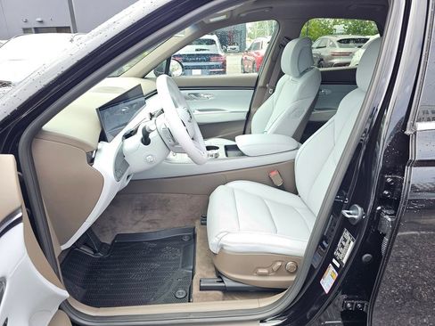 New 2026 Genesis GV70 2.5T Advanced w/ G1 Accessory Package AWD/4WD image 21