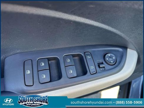 Certified 2024 Hyundai Venue Limited image 17