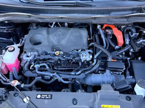 Used 2023 Toyota Sienna XLE Woodland Edition image 32