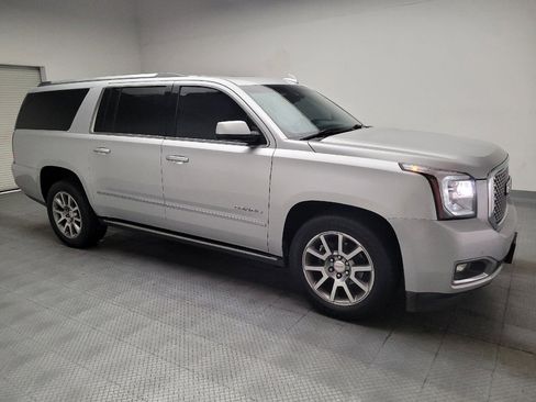 Used 2017 GMC Yukon XL Denali w/ Open Road Package AWD/4WD image 11
