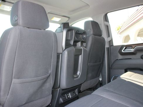Used 2025 Chevrolet Silverado 1500 LT RWD image 11