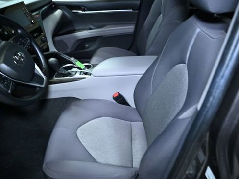 Used 2022 Toyota Camry LE image 19