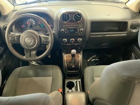 Used 2013 Jeep Compass Sport AWD/4WD image 8