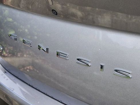 Used 2023 Genesis G70 2.0T RWD image 9