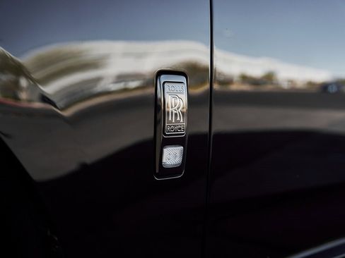 Used 2022 Rolls-Royce Cullinan Black Badge w/ Dark Exterior Package image 14