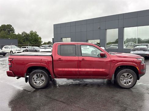 Certified 2025 Nissan Frontier SV AWD/4WD image 6