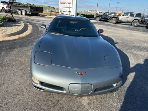 Used 2004 Chevrolet Corvette Coupe image 4