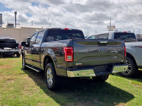 Used 2017 Ford F150 XLT w/ Equipment Group 302A Luxury AWD/4WD image 4