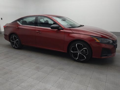 Used 2023 Nissan Altima 2.5 SR image 11