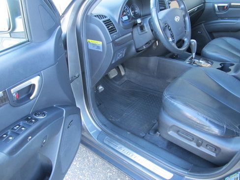 Used 2009 Hyundai Santa Fe Limited w/ Navigation Pkg 5 image 2