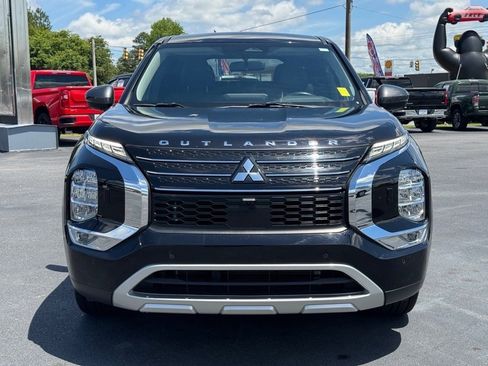 Used 2022 Mitsubishi Outlander SE image 8