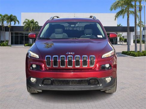 Used 2017 Jeep Cherokee Latitude w/ Comfort/Convenience Group image 2