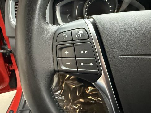 Used 2018 Volvo S60 T5 Dynamic w/ Vision Package image 23