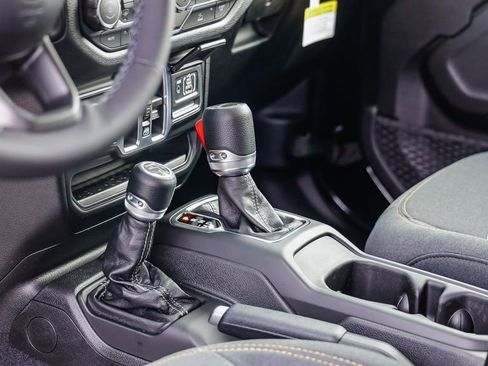 New 2026 Jeep Gladiator Sport AWD/4WD image 21