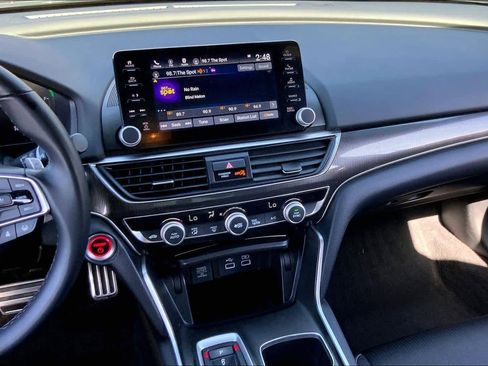 Used 2022 Honda Accord Sport image 6