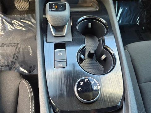 Used 2023 Nissan Rogue S AWD/4WD image 12