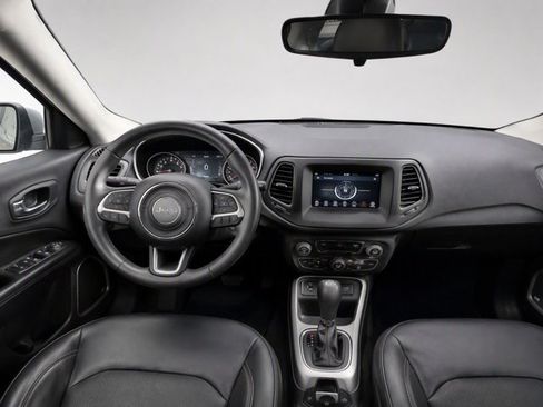 Used 2021 Jeep Compass Latitude FWD image 23