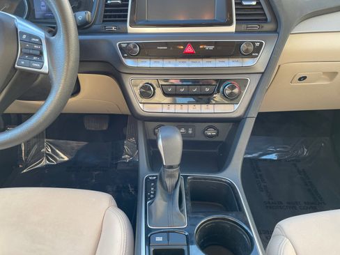 Used 2018 Hyundai Sonata SE image 15
