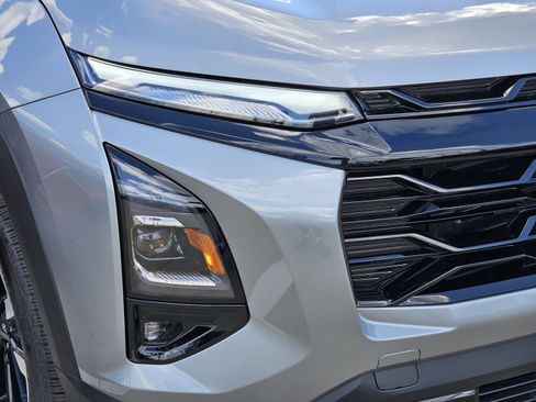 New 2027 Chevrolet Equinox RS w/ Safety and Technology Package FWD image 9