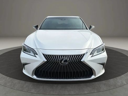 Used 2020 Lexus ES 350 w/ Premium Package FWD image 2