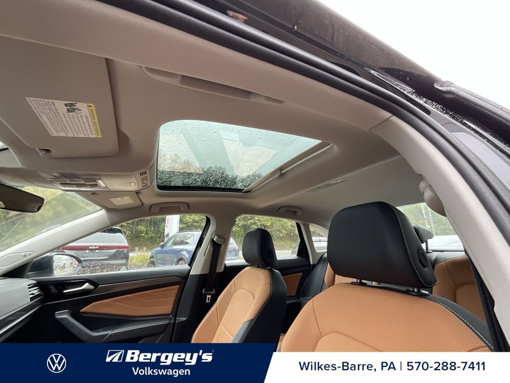 Used 2024 Volkswagen Jetta SEL FWD image 15