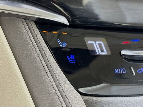 Used 2022 Cadillac XT6 Premium Luxury w/ Technology Package FWD image 19