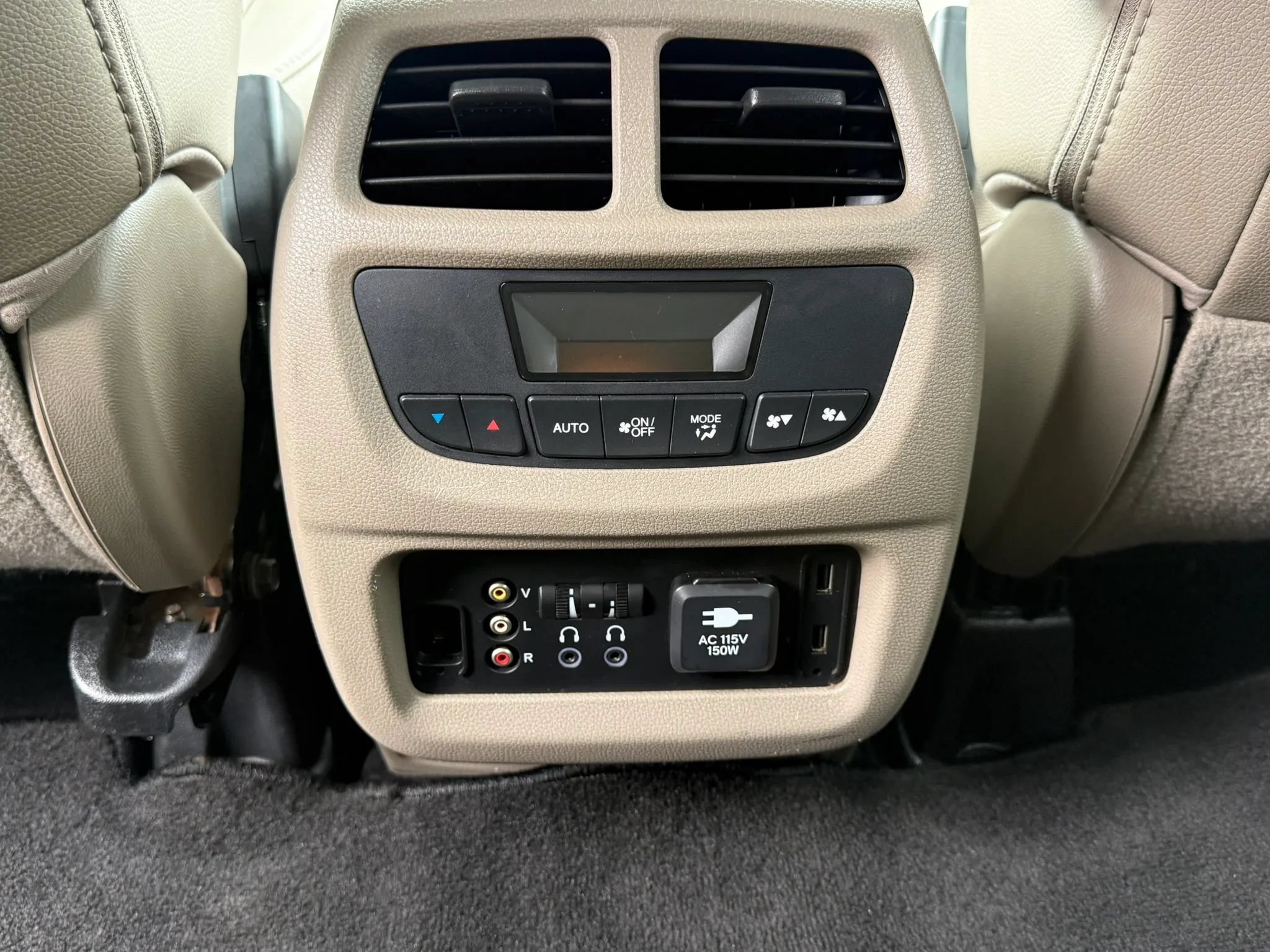 Used 2016 Honda Pilot Touring image 29