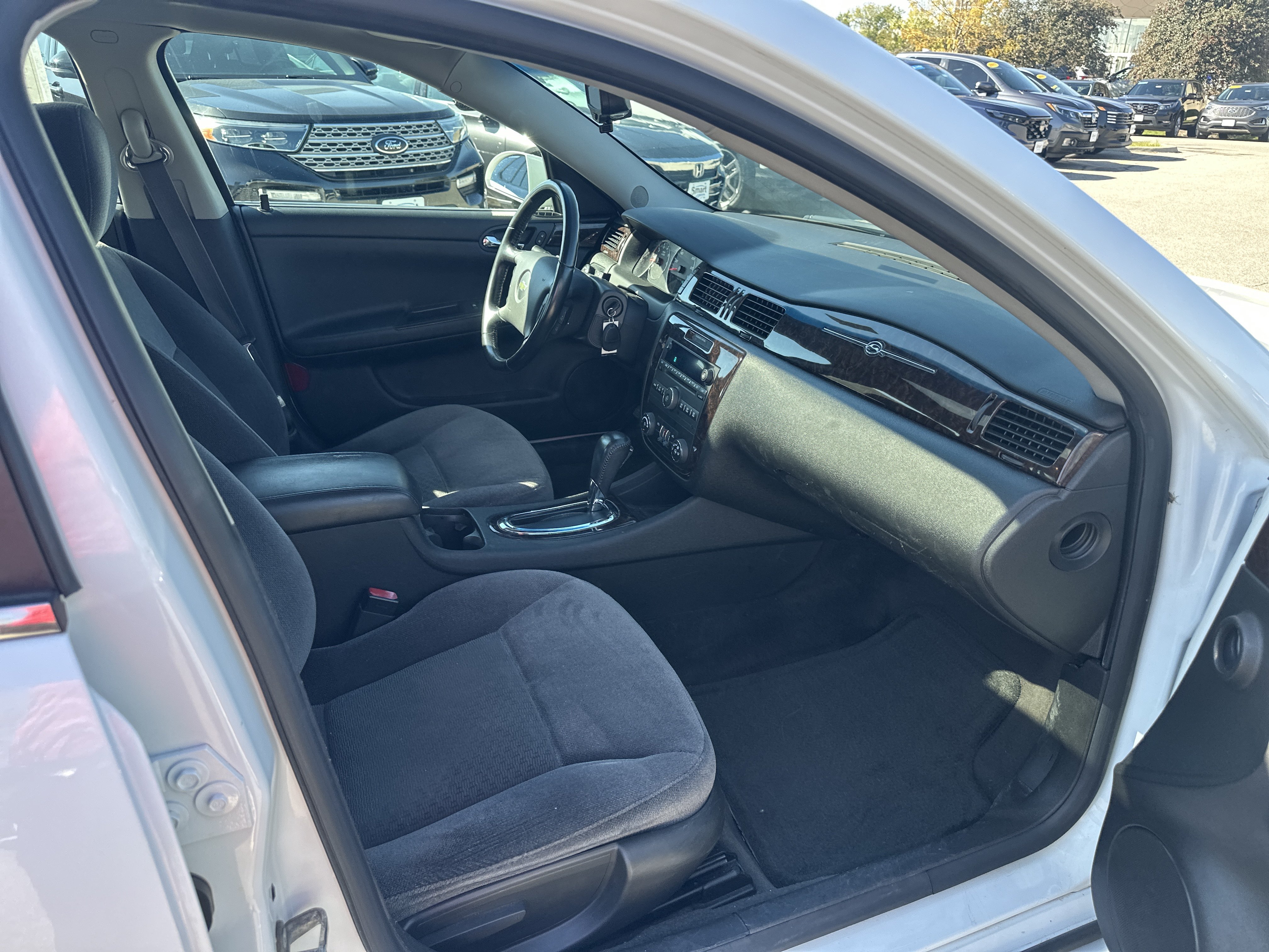 Used 2014 Chevrolet Impala LT w/ LT Sunroof Package FWD image 14